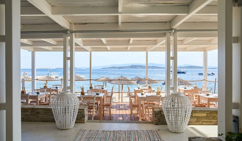 Eagles Villas-Armyra Restaurant_18052